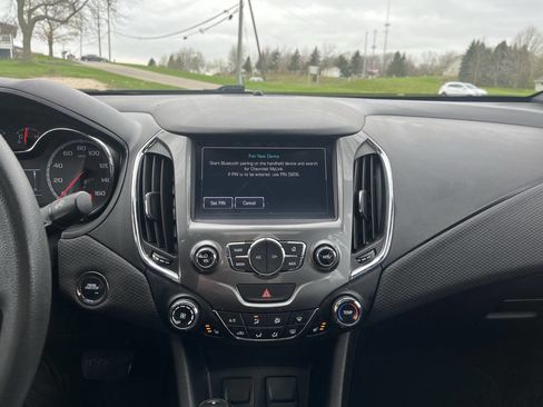 Used 2016 Chevrolet Cruze LT w/ Sun And Sound Package FWD image 21