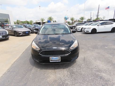 Used 2018 Ford Focus SE FWD image 5