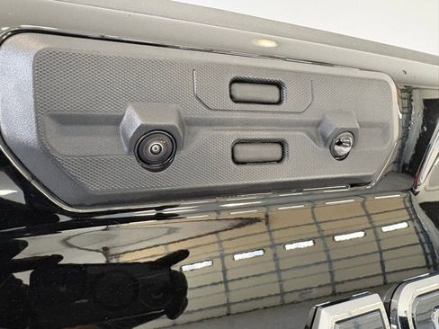 Used 2025 GMC Sierra 1500 Denali Ultimate image 33