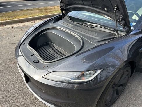 Used 2024 Tesla Model 3 Standard Range image 17