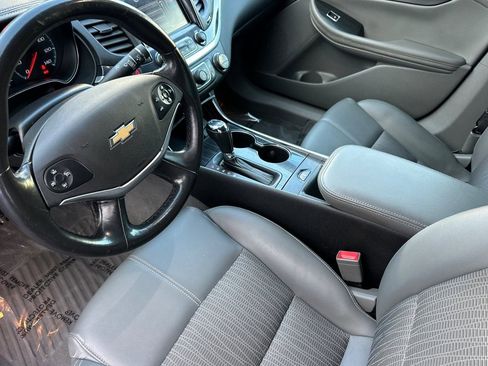 Used 2018 Chevrolet Impala LT image 4