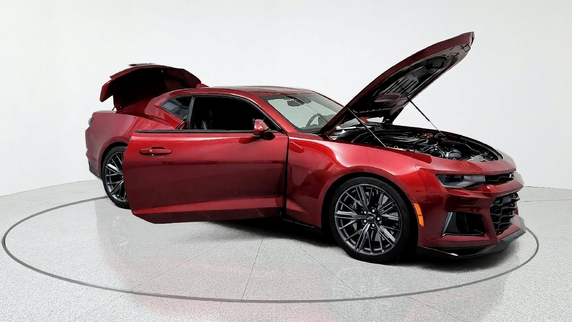 Used 2021 Chevrolet Camaro ZL1 RWD image 14