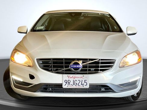 Used 2018 Volvo S60 T5 Inscription image 3