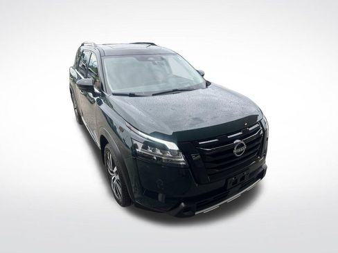 Certified 2024 Nissan Pathfinder Platinum w/ Black Appearance Package AWD/4WD image 37