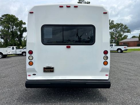Used 2000 Ford E-350 and Econoline 350 Super Duty RWD image 6