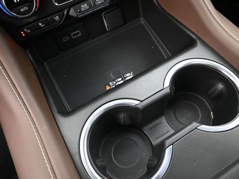 Used 2024 Chevrolet Tahoe High Country image 25