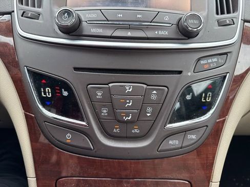 Used 2017 Buick Regal Sport Touring image 15