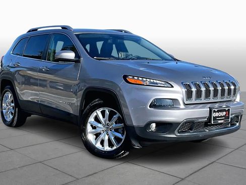 Used 2017 Jeep Cherokee Limited image 3