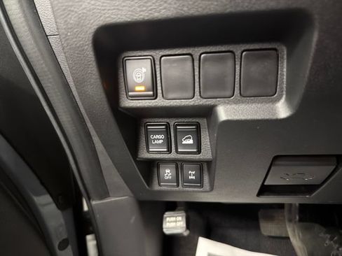 Used 2024 Nissan Frontier PRO-4X w/ Technology Package AWD/4WD image 38