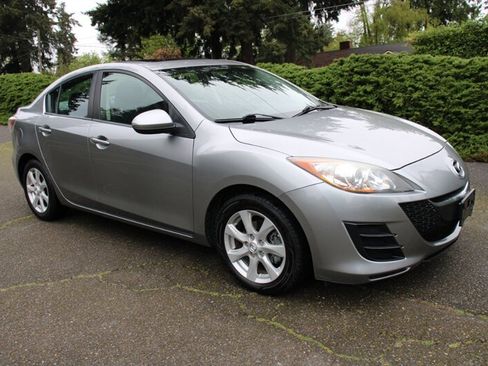 Used 2010 MAZDA MAZDA3 i Touring image 2
