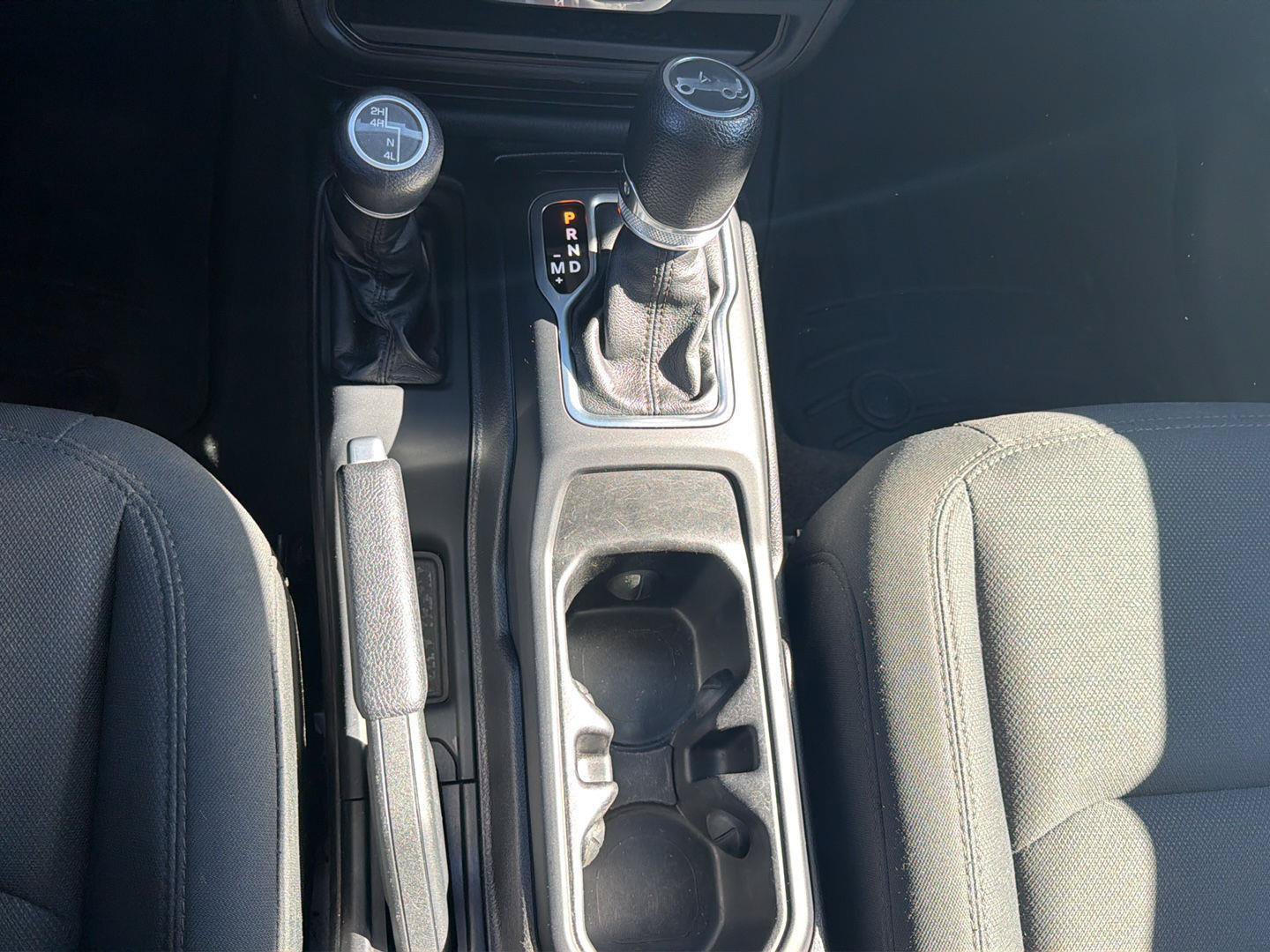 Used 2018 Jeep Wrangler Sport AWD/4WD image 15