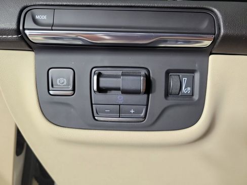 Used 2021 Cadillac Escalade Premium Luxury w/ Performance Package RWD image 32