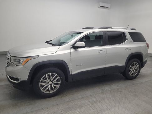 Used 2019 GMC Acadia SLE image 2