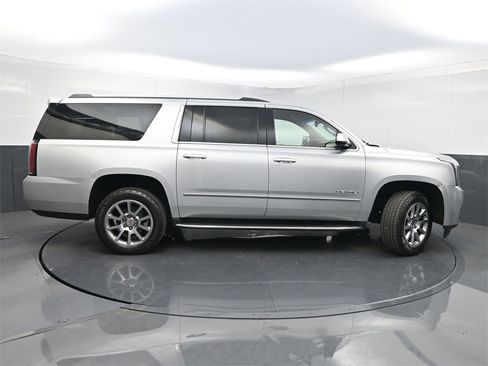 Used 2020 GMC Yukon XL Denali image 45