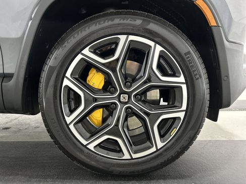 Used 2024 Rivian R1S Adventure AWD/4WD image 11