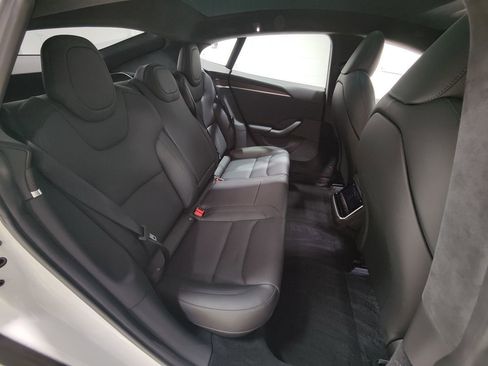 Used 2022 Tesla Model S image 16