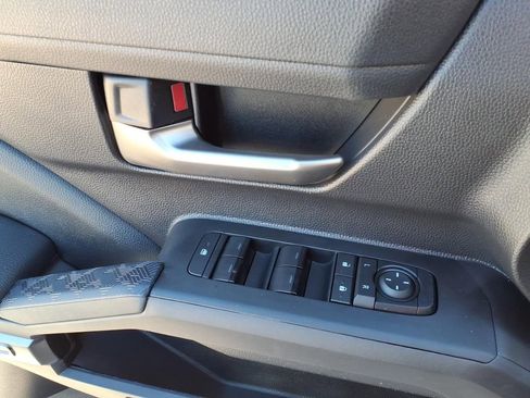 Used 2024 Toyota Tacoma TRD Sport image 33