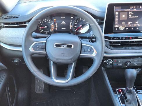Used 2025 Jeep Compass Sport image 26