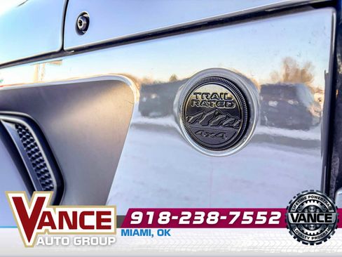 Used 2021 Jeep Gladiator Sport image 10