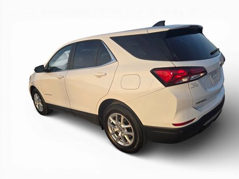 Used 2024 Chevrolet Equinox LT image 3