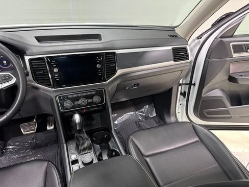 Used 2023 Volkswagen Atlas SEL R-Line AWD/4WD image 24
