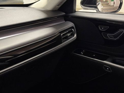 New 2027 Lincoln Aviator AWD image 35