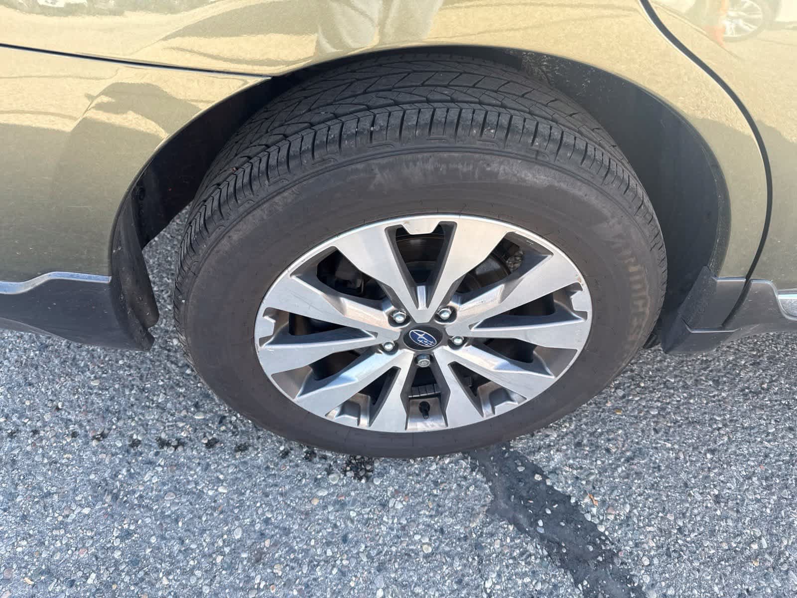 Used 2017 Subaru Outback 3.6R Touring AWD/4WD image 8