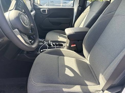 Used 2025 Jeep Wrangler Unlimited Sport S 4xe w/ Convenience Group AWD/4WD image 12