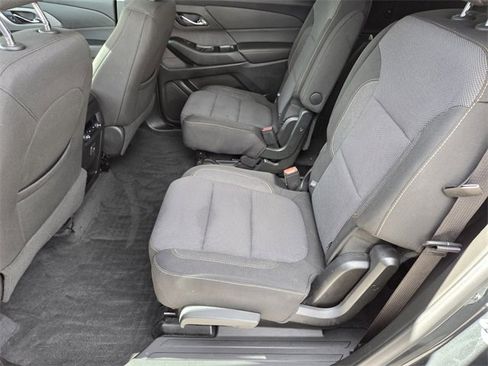Used 2019 Chevrolet Traverse LT image 12