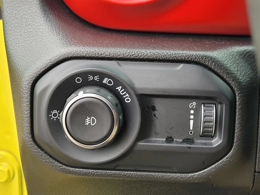 Used 2023 Jeep Wrangler Unlimited Rubicon w/ LED Lighting Group AWD/4WD image 30