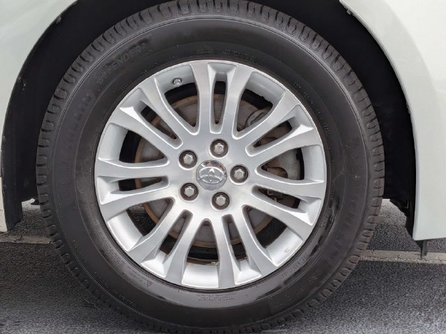 Used 2017 Toyota Sienna XLE Premium FWD image 10