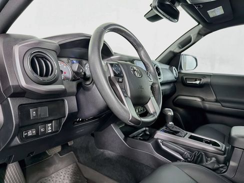 Used 2022 Toyota Tacoma TRD Sport w/ TRD Premium Sport Package RWD image 14