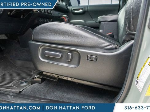Used 2023 Toyota Tacoma TRD Sport w/ Technology Package AWD/4WD image 16