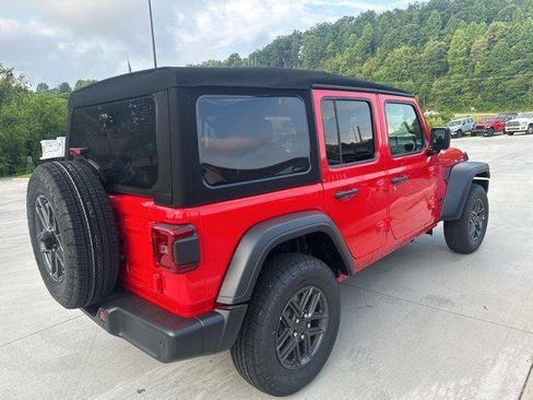 Used 2024 Jeep Wrangler Unlimited Sport AWD/4WD image 4