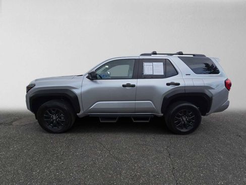 Certified 2025 Toyota 4Runner SR5 AWD/4WD image 6