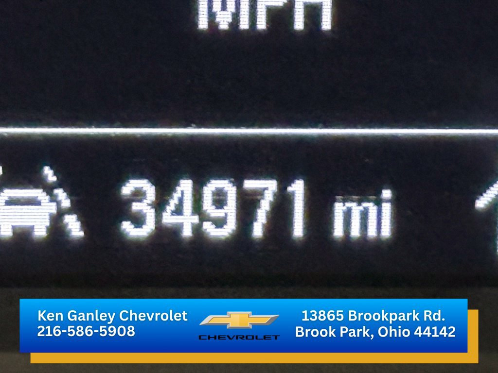 Used 2023 Chevrolet Traverse LS FWD image 17