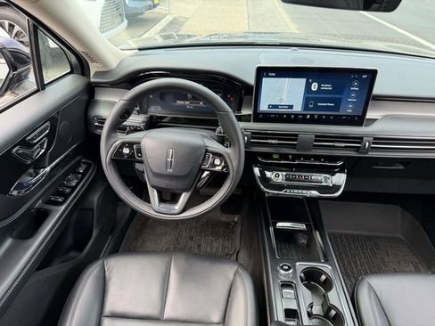 Used 2023 Lincoln Corsair AWD w/ Equipment Group 101A image 13