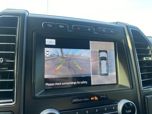 Used 2021 Ford Expedition Limited image 21