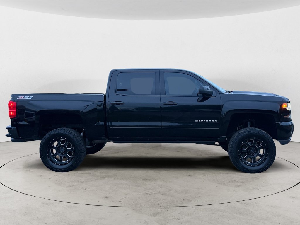 Used 2017 Chevrolet Silverado 1500 LT w/ All Star Edition AWD/4WD image 4