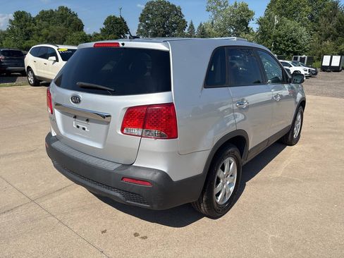 Used 2011 Kia Sorento 2WD w/ Convenience Pkg image 4