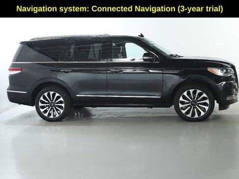 Used 2022 Lincoln Navigator Reserve image 11