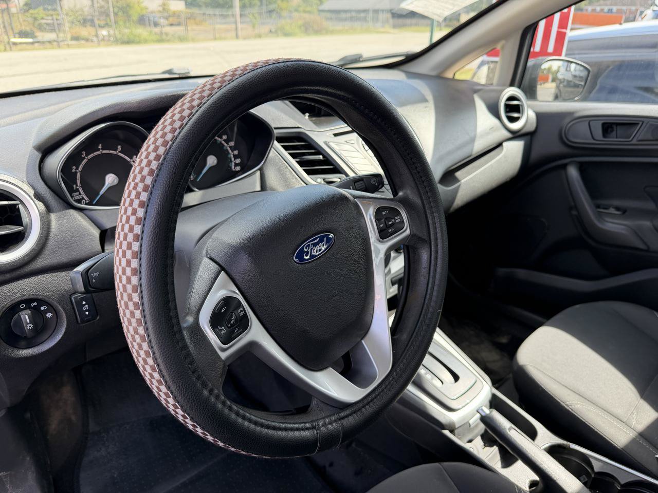 Used 2019 Ford Fiesta SE FWD image 6