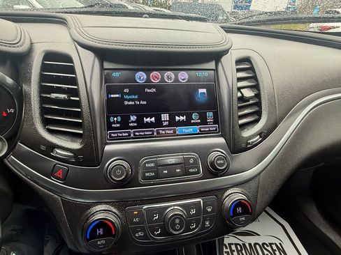 Used 2017 Chevrolet Impala LT FWD image 12