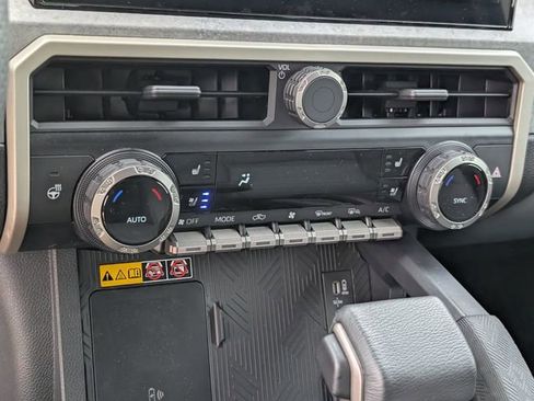 Used 2025 Toyota Tacoma Trailhunter image 15