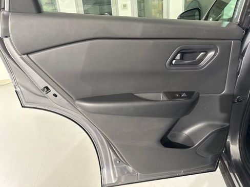 Used 2024 Nissan Rogue S FWD image 15
