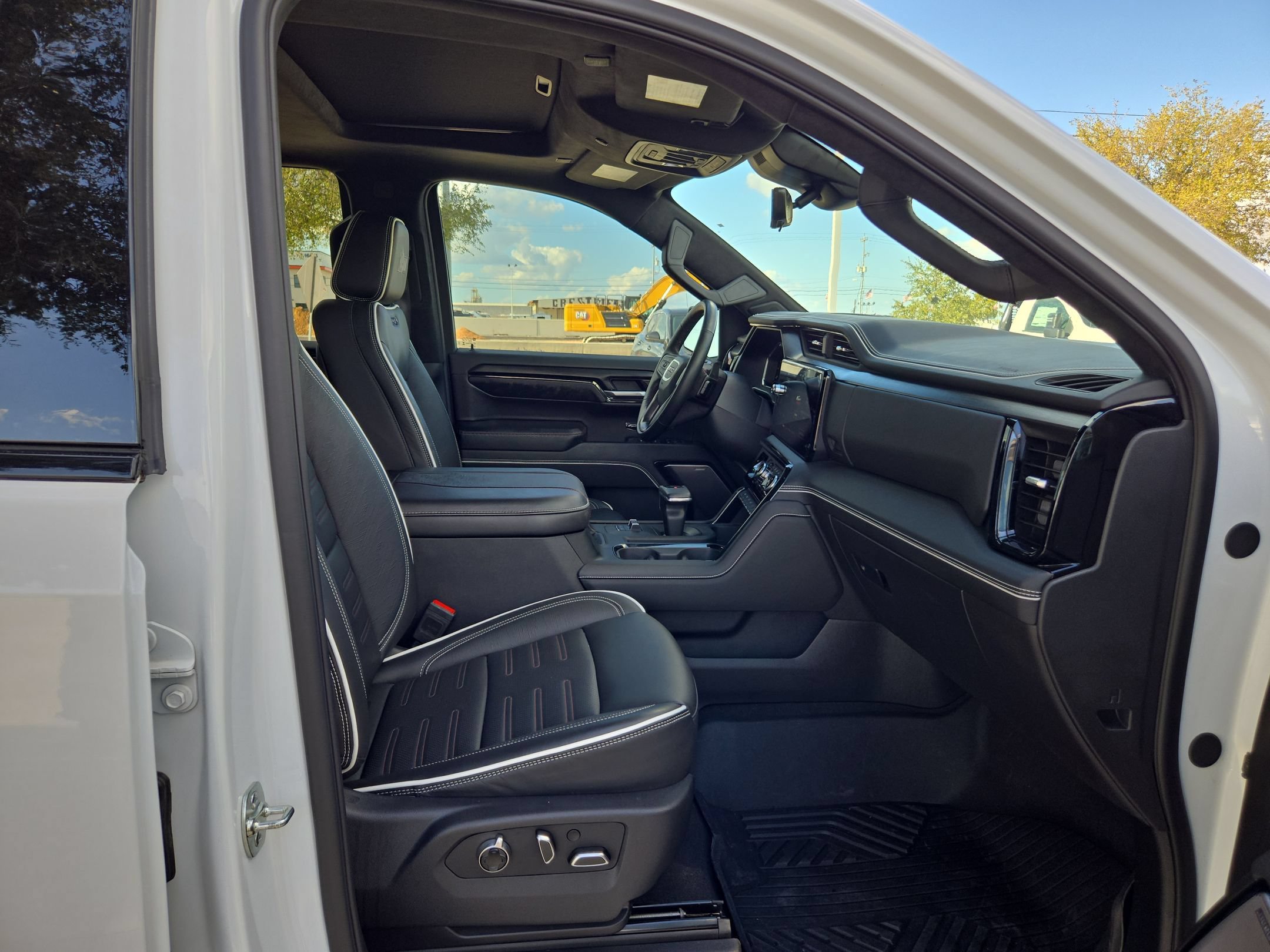 Certified 2025 GMC Sierra 1500 AT4X w/ AT4X AEV Edition AWD/4WD image 25