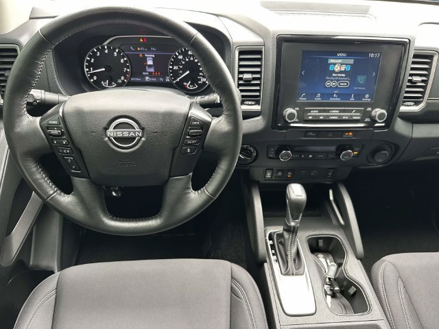 Used 2024 Nissan Frontier SV w/ Technology Package AWD/4WD image 2