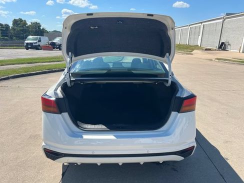 Used 2025 Nissan Altima 2.5 SV FWD image 7