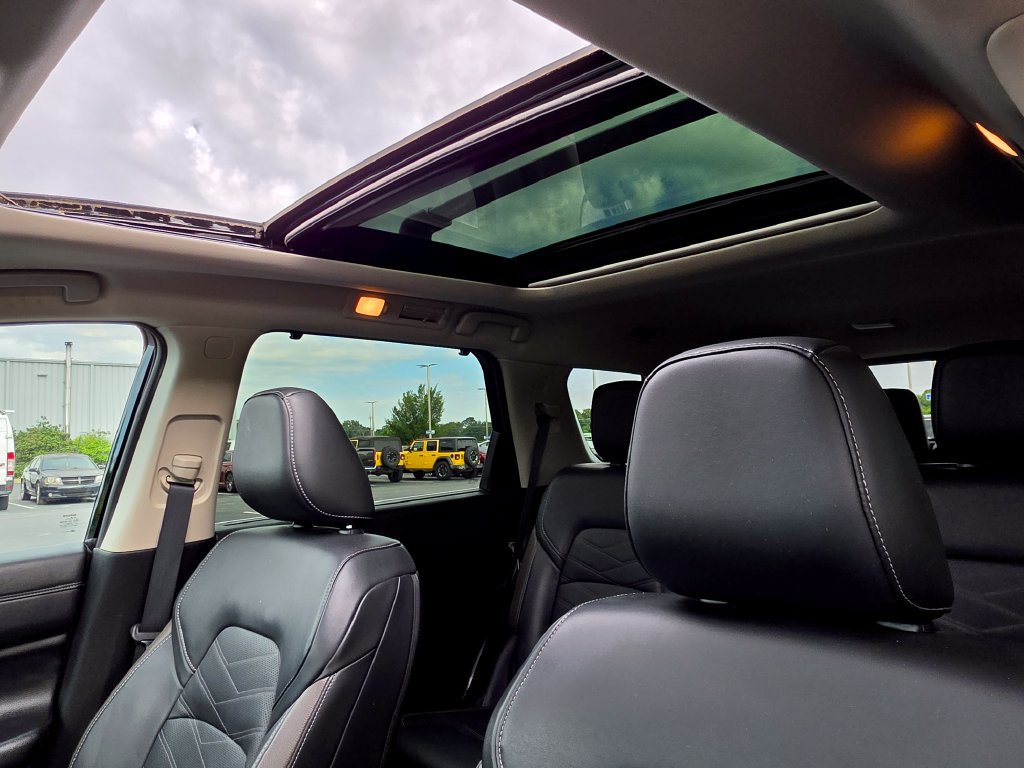 Used 2024 Nissan Pathfinder Platinum FWD image 30