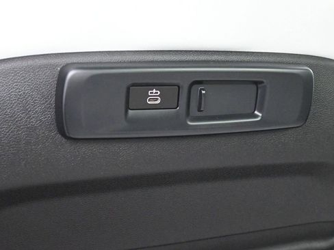 Used 2023 BMW X5 xDrive40i w/ Luxury Seating Package image 21